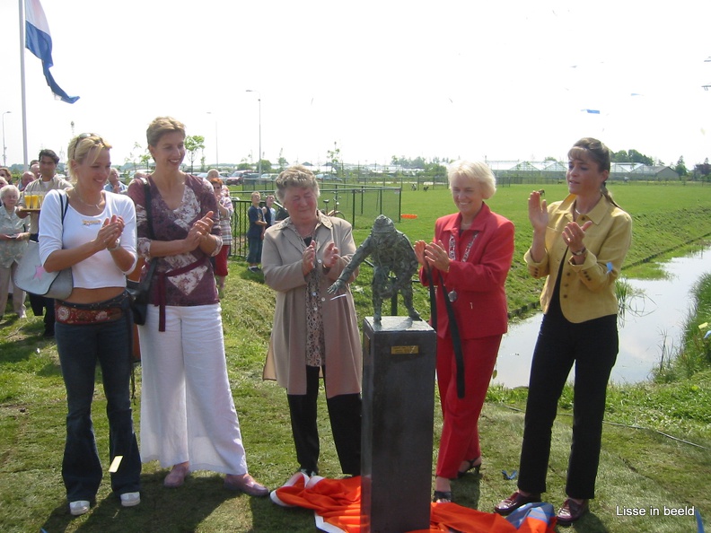 28mei2003 Onthulling Beeld Egbert van t Oever