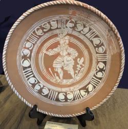 Bord met schaatsenrijder Werra aardewerk Enkhuizen