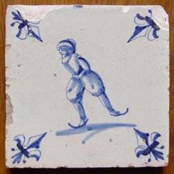 Schaatser met handen op de rug