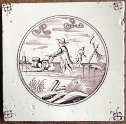 Schaatser met duwbak en schaatser bij koek en zopie tent