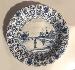 Bord met ijstafereel