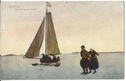 Schaatsers en IJszeilboot in Marken