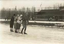 06-12-1933 IJsbaan Haagsche IJsclub