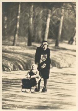 11-1-1940  Bij Huis ten Bosch