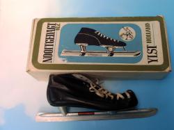 Schaatsdoos J. Nooitgedagt, IJlst