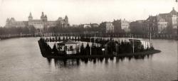Foto niet bevroren ijsbaan Museumplein 1930-1937