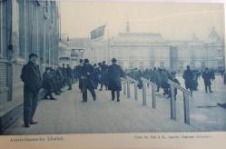 IJsbaan Museumplein bij het club- en bestuursgebouw van de AIJC, ca.1910