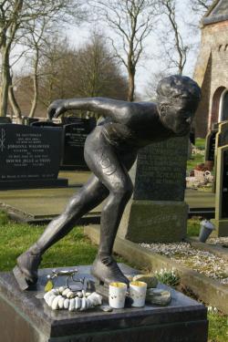 Grafmonument Willem Poelstra