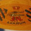 Etiket houten noor schaatsenmaker J.Nijdam AKKRUM