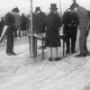 1929 bestuur met hoge hoed ijsclub Uitgeest op Binnenmeer
