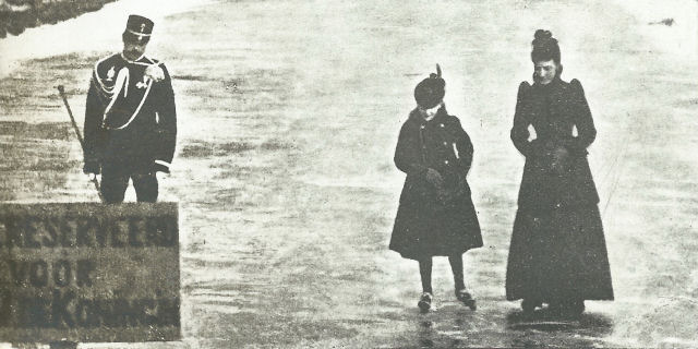 1893 Wilhelmina voor het eerst zichtbaar op schaatsen